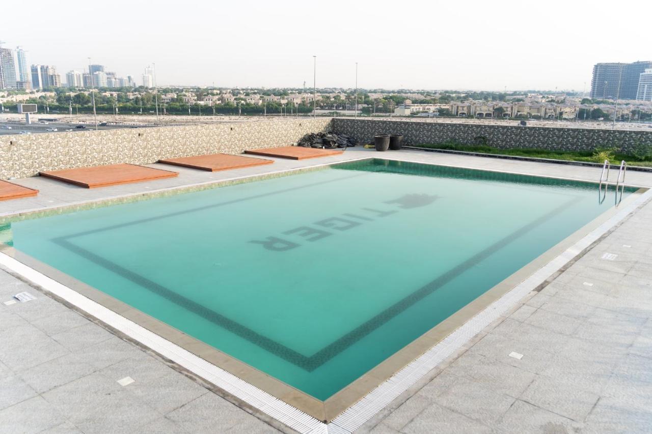 Sky View Tower Apartments Dubai Bagian luar foto