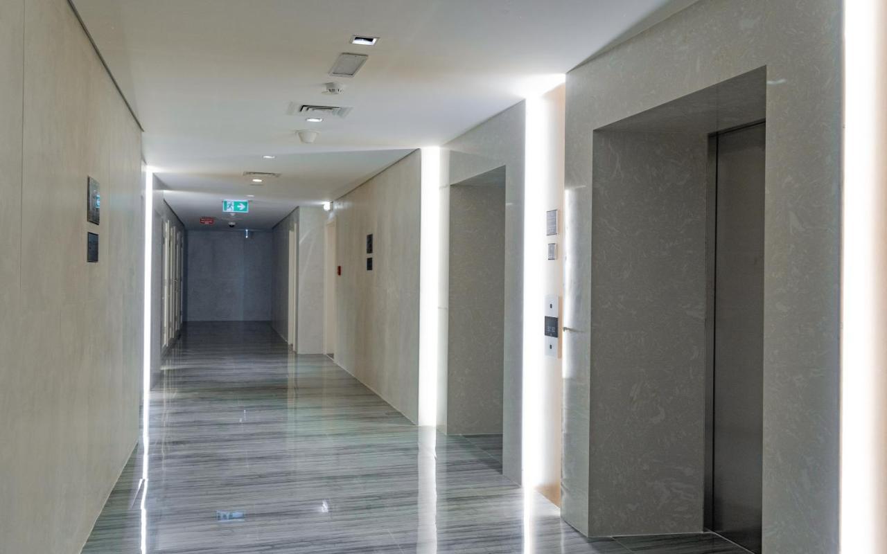 Sky View Tower Apartments Dubai Bagian luar foto