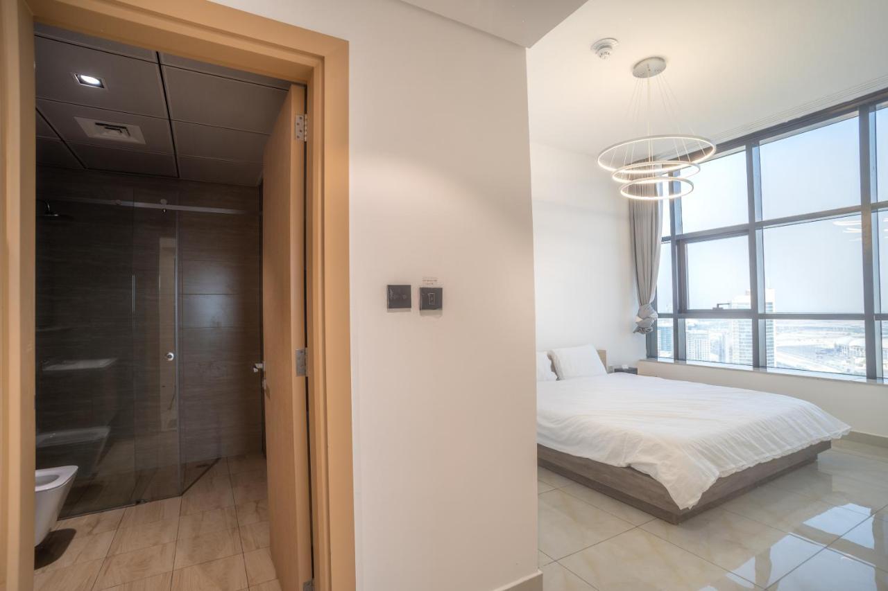 Sky View Tower Apartments Dubai Bagian luar foto