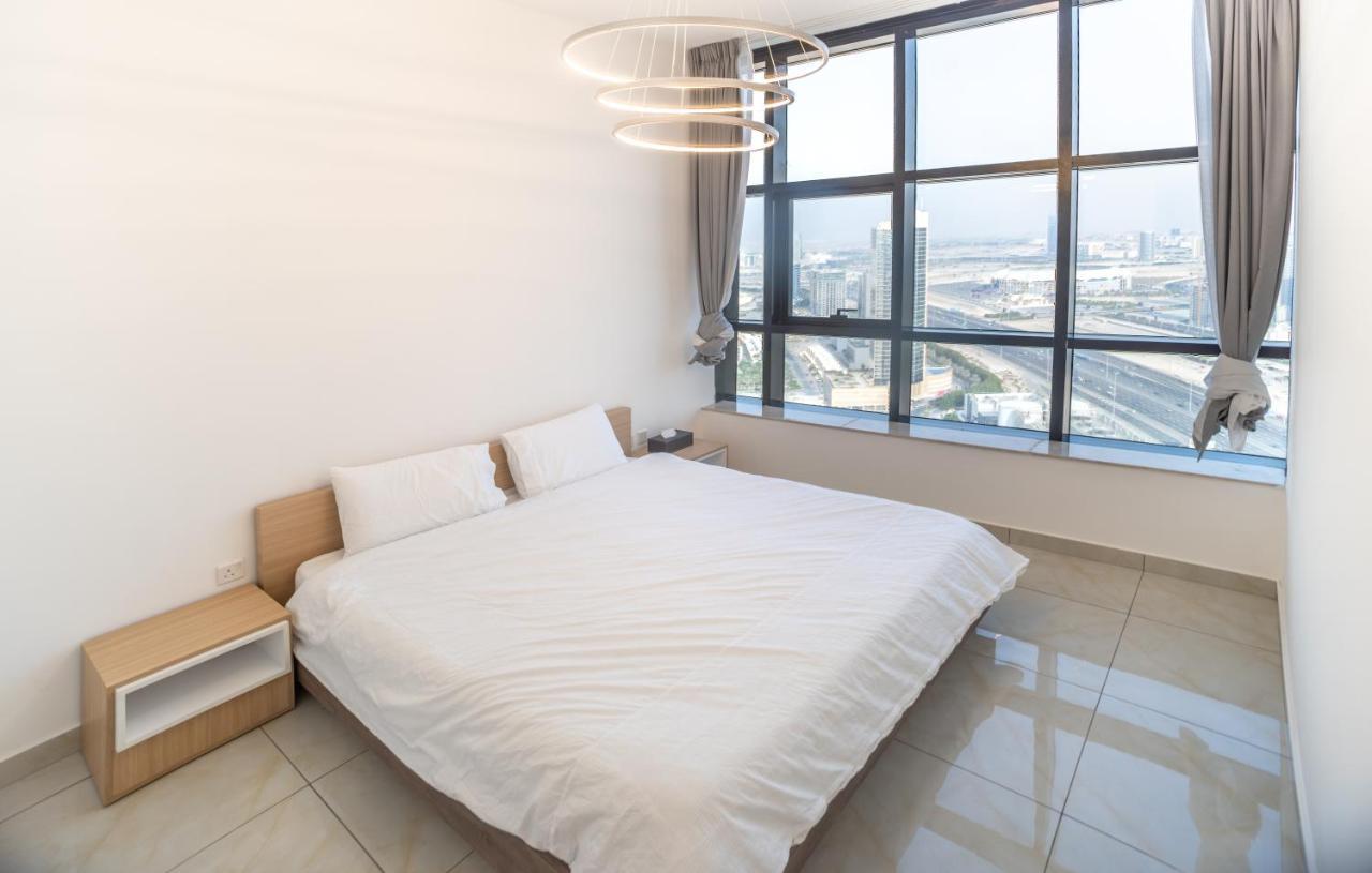 Sky View Tower Apartments Dubai Bagian luar foto